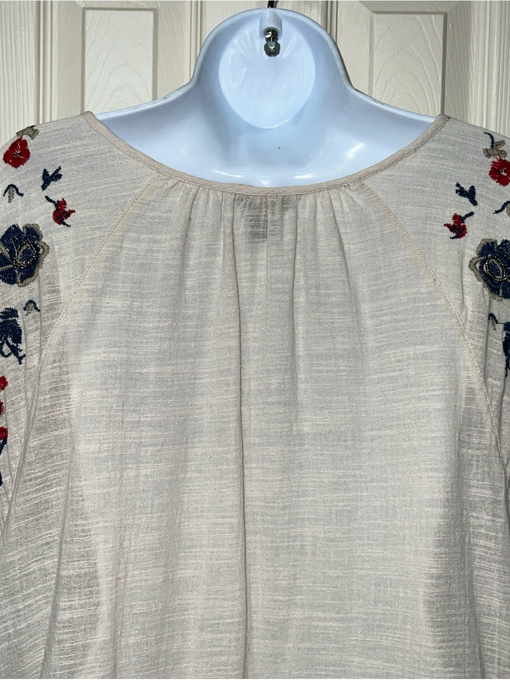 intro Cotton Oatmeal Embroidered Floral Bell Sleeve Blouse Top Sz L Boho Cottage - Picture 8 of 14